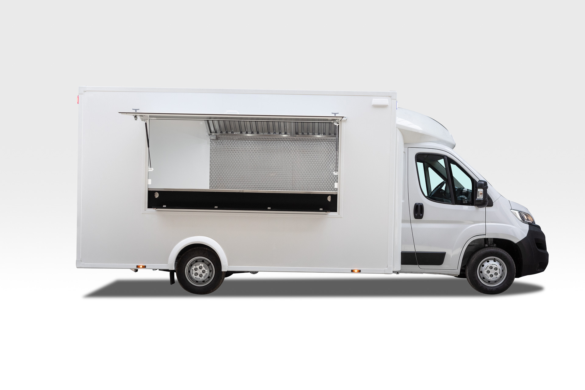 IDEX Denys Kharlamov - Reboques - Ano: 2025 undefined: foto 24