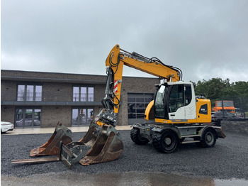 Escavadeira de rodas LIEBHERR A 918