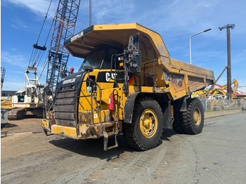 Caminhão fora de estrada CATERPILLAR