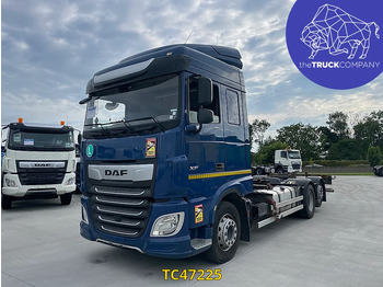 Camião transportador de contêineres/ Caixa móvel DAF XF