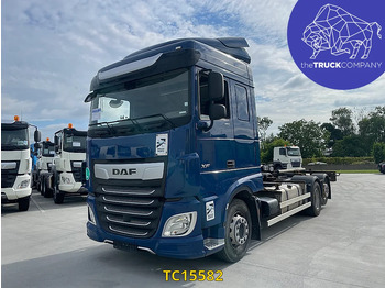 Camião transportador de contêineres/ Caixa móvel DAF XF
