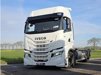 Camião transportador de contêineres/ Caixa móvel IVECO S-WAY
