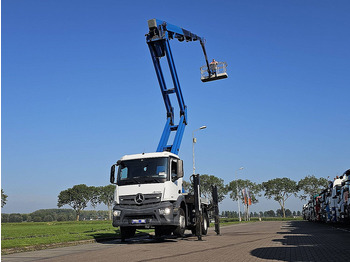 Camião MERCEDES-BENZ Antos