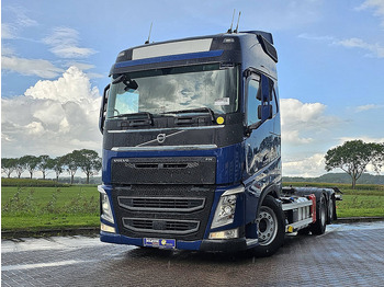 Camião transportador de contêineres/ Caixa móvel VOLVO FH 540