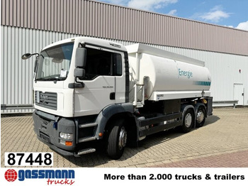 Camião cisterna MAN TGA 26.390