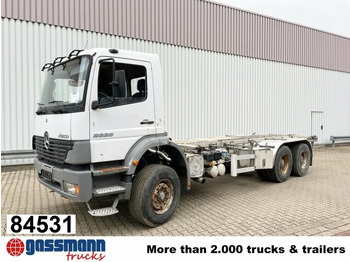Camião transportador de contêineres/ Caixa móvel MERCEDES-BENZ Atego 2628