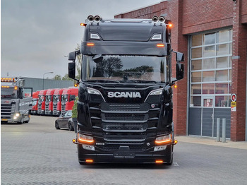 Tractor novo Scania 590S V8 NGS Highline 4x2 - New show truck - Full spec - Retarder - Leather - Full air - BUFFL: foto 4 Tractor novo Scania 590S V8 NGS Highline 4x2 - New show truck - Full spec - Retarder - Leather - Full air - BUFFL: foto 4