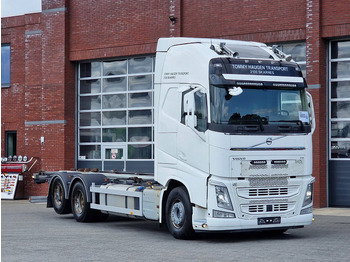 Camião transportador de contêineres/ Caixa móvel VOLVO FH13 500