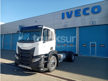 Camião chassi IVECO X-WAY