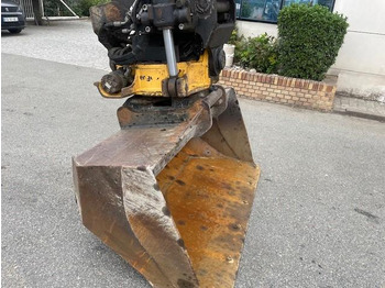 Escavadeira de rodas Hitachi ZX140W-5B: foto 5