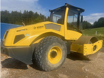 Compactador BOMAG