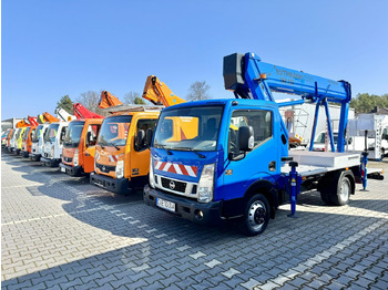 Caminhão com plataforma aérea NISSAN