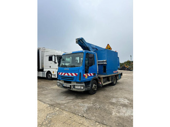 Caminhão com plataforma aérea IVECO EuroCargo 100E