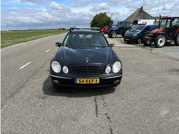 Automóvel Mercedes-Benz E-Klasse 240: foto 2