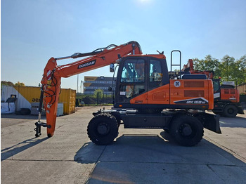 Escavadeira de rodas DOOSAN DX160W