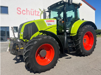 Trator CLAAS Axion 820