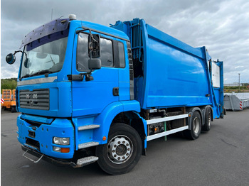 Caminhão de lixo MAN