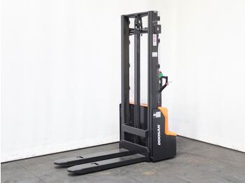 Stacker Doosan LSM 12 N: foto 1
