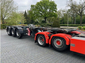 Semi-reboque transportador de contêineres/ Caixa móvel Pacton 3142 C-32: foto 4