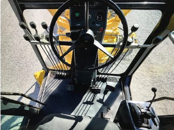 Motoniveladora Komatsu GD530A mit 5-Zahn Heckaufreißer: foto 3