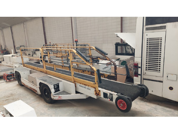 Veículo com correia transportadora CHARLATTE