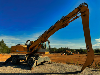 Máquina de construção LIEBHERR A 924