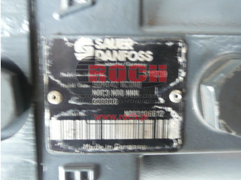 Motor hidráulico SAUER DANFOSS+ BREVINI REDUTTORI 90M042 NC0N8 N0C3 N00 NNN 000000 MOD511239 + CTD2050/CF I=23 VICKERS MFE19: foto 2 Motor hidráulico SAUER DANFOSS+ BREVINI REDUTTORI 90M042 NC0N8 N0C3 N00 NNN 000000 MOD511239 + CTD2050/CF I=23 VICKERS MFE19: foto 2