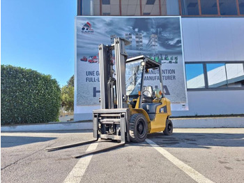 Empilhador a gás CATERPILLAR GP