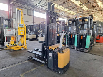 Stacker CATERPILLAR