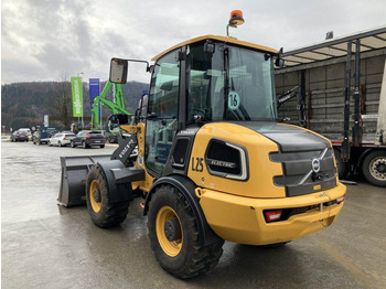 Mini pá carregadora Volvo JL25H Electric: foto 3