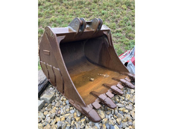 Retroescavadeira VOLVO