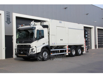 Caminhão limpa fossa VOLVO FMX 500