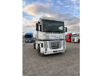 Tractor RENAULT Magnum 440