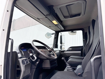 Fotografia de interior 1: Camião furgão MAN TGL 8.150/180 4x2 BL TGL 8.150/180 4x2 BL, Möbelkoffer mit Rolltor