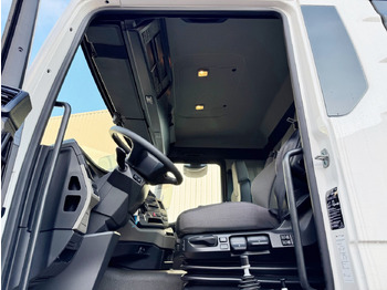 Fotografia de interior 1: Camião basculante novo MAN TGS 41.440 8x4 BB TGS 41.440 8x4 BB, 5x VORHANDEN
