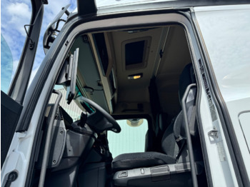 Fotografia de interior 1: Camião polibenne novo Mercedes-Benz Actros 2548 L 6x2 Actros 2548 L 6x2, Retarder, Lenk-/Liftachse, Navi, MirrorCam, MultimediaCockpit