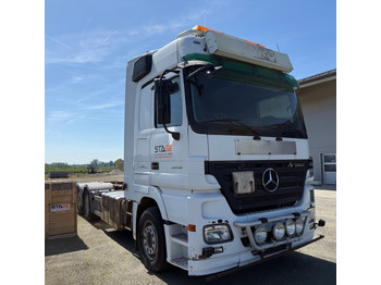 Camião chassi MERCEDES-BENZ Actros 2548