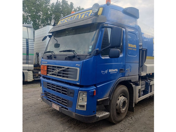 Camião cisterna VOLVO FM 400