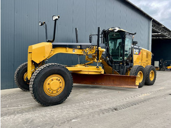 Motoniveladora CATERPILLAR 140M