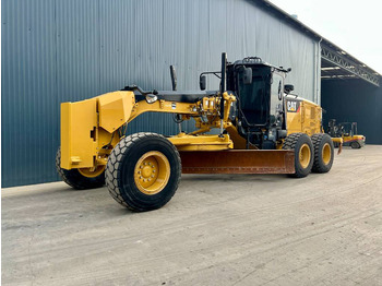 Motoniveladora CATERPILLAR 140M