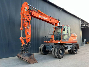 Escavadeira de rodas DOOSAN DX170W