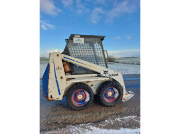 Mini pá carregadora Bobcat CLark 533: foto 1