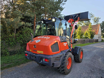 Pá carregadora de rodas KUBOTA R065