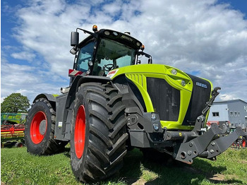 Trator CLAAS Xerion