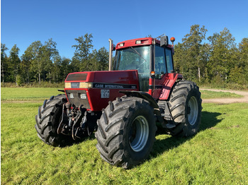Trator CASE IH