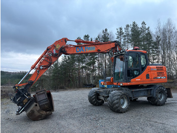 Escavadeira DOOSAN DX140W