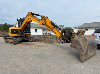 Escavadeira JCB