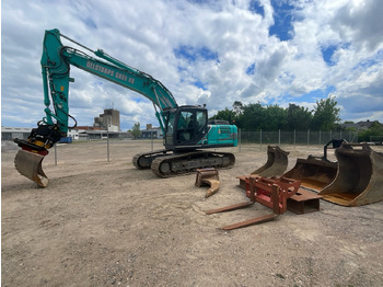 Escavadeira KOBELCO