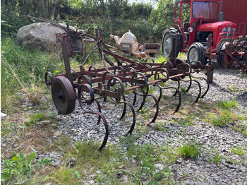 Maquina para lavrar a terra KONGSKILDE