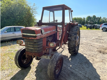 Trator MASSEY FERGUSON 100 series